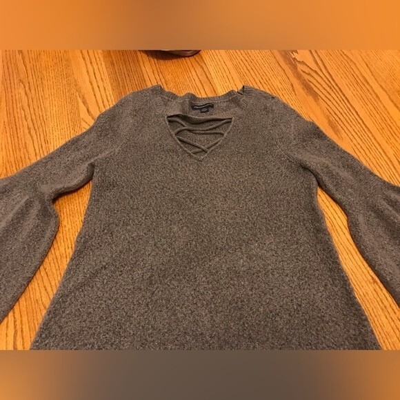 American Eagle Puff Sleeve Cross String Cut Out Neckline Sweater - Picture 4 of 15